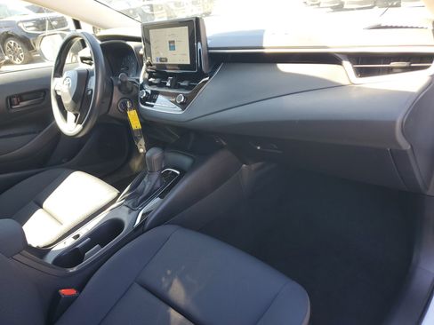 Used 2025 Toyota Corolla LE image 13
