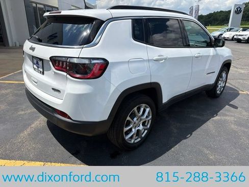 Used 2022 Jeep Compass Latitude AWD/4WD image 8