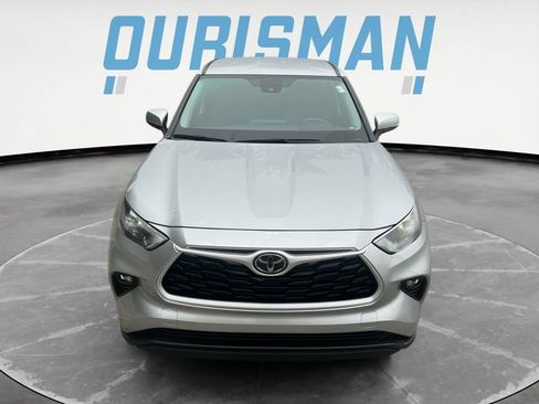 Used 2023 Toyota Highlander LE image 9