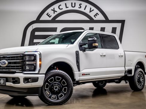 Used 2026 Ford F250 Platinum AWD/4WD image 1