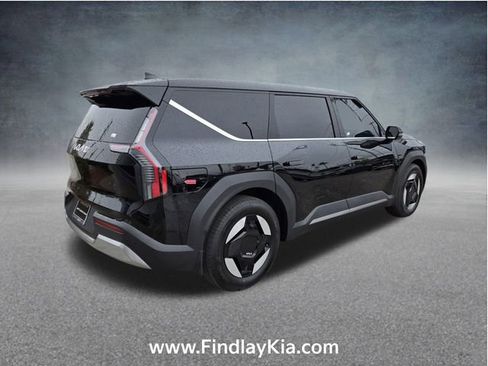 Certified 2026 Kia EV9 Light image 6