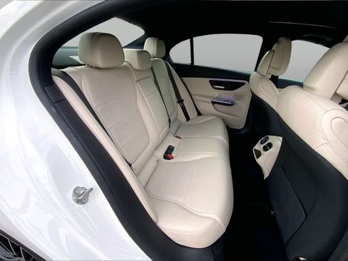 Used 2023 Mercedes-Benz C 300 Sedan image 19