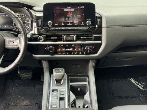 Used 2024 Nissan Pathfinder SV w/ SV Premium Package FWD image 23