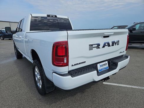 Used 2026 RAM 2500 Laramie AWD/4WD image 5
