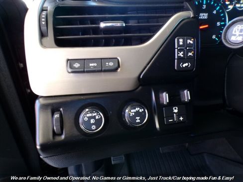 Used 2019 GMC Yukon XL Denali w/ Denali Ultimate Package AWD/4WD image 29