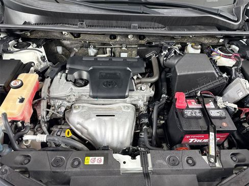 Used 2018 Toyota RAV4 LE FWD image 55