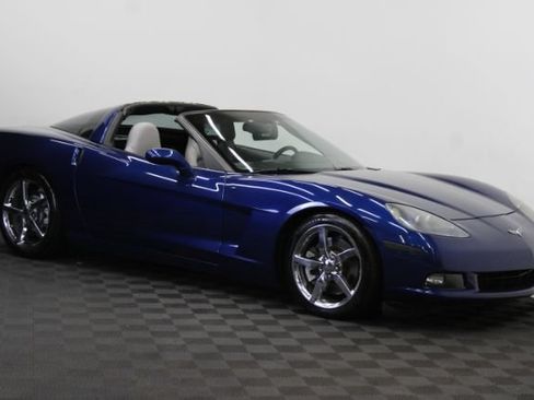 Used 2005 Chevrolet Corvette Coupe w/ Preferred Equipment Group RWD image 4