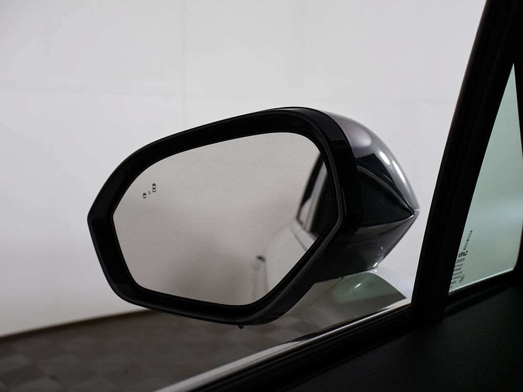Used 2024 Lincoln Corsair AWD image 36