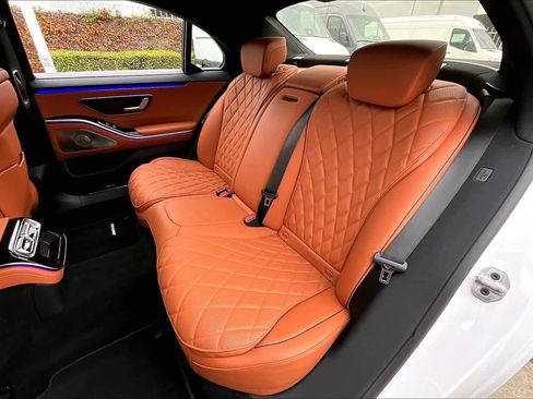 Used 2024 Mercedes-Benz S 580e 4MATIC Sedan image 20