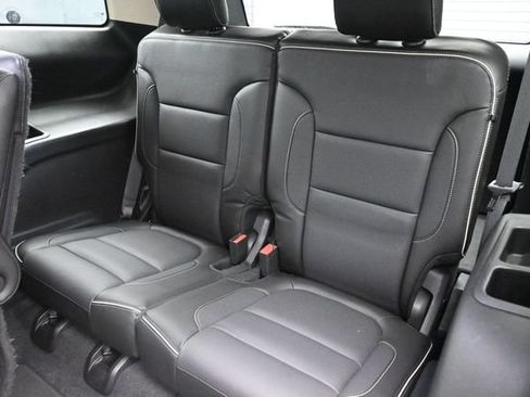 Used 2019 GMC Acadia Denali w/ Technology Package FWD image 18