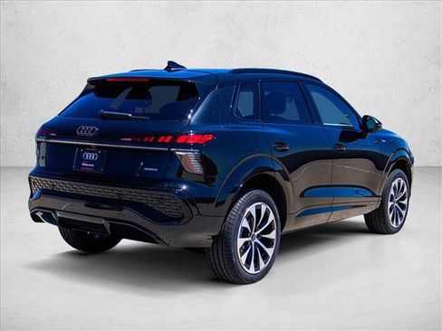 New 2026 Audi Q3 quattro 2.0T AWD/4WD image 5