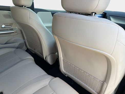 Used 2025 Mercedes-Benz GLA 250 4MATIC image 26