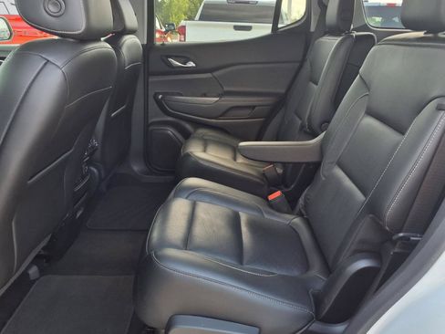 Used 2019 GMC Acadia SLT w/ Black Edition FWD image 17
