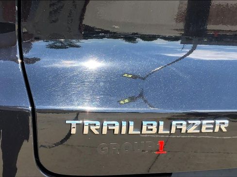 Used 2025 Chevrolet TrailBlazer LT FWD image 32