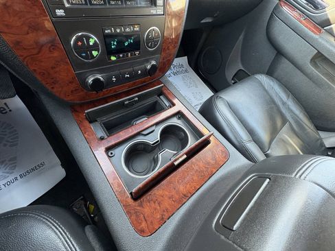 Used 2010 Chevrolet Suburban LTZ AWD/4WD image 31