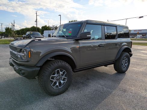 New 2025 Ford Bronco Badlands image 7