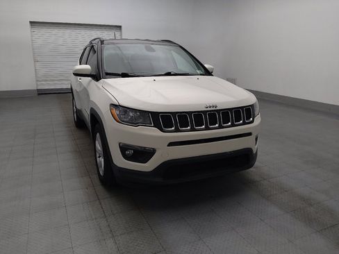Used 2019 Jeep Compass Latitude FWD image 14