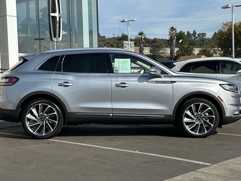 Used 2022 Lincoln Nautilus Reserve w/ Equipment Group 202A image 2