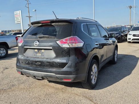 Used 2016 Nissan Rogue SV image 3
