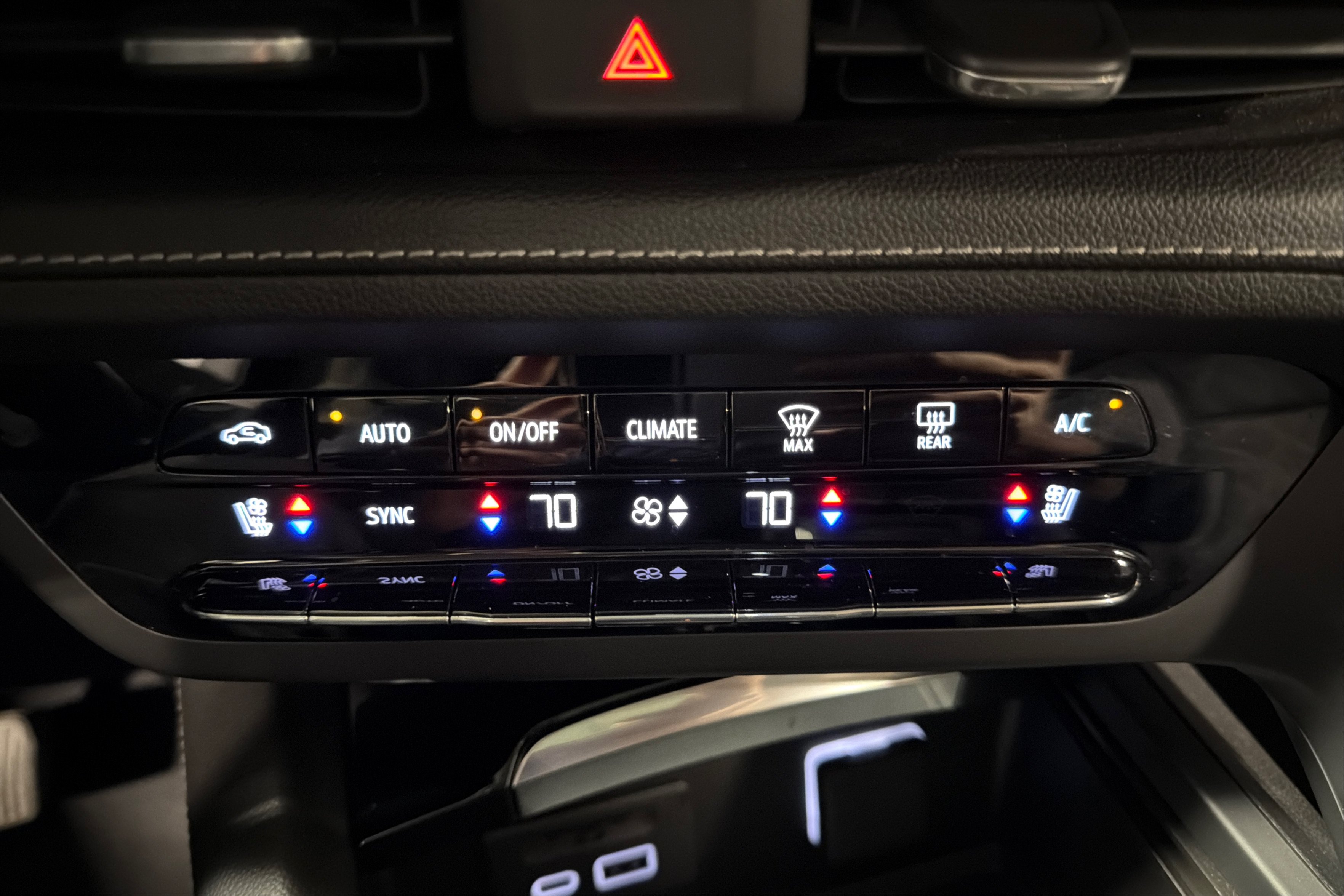 Used 2023 Buick Envision Avenir AWD/4WD image 35