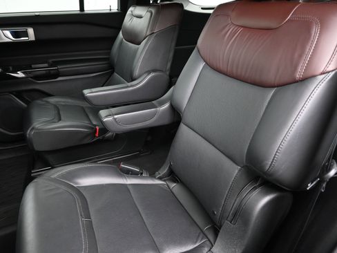 Used 2022 Ford Explorer Platinum w/ Equipment Group 601A image 22