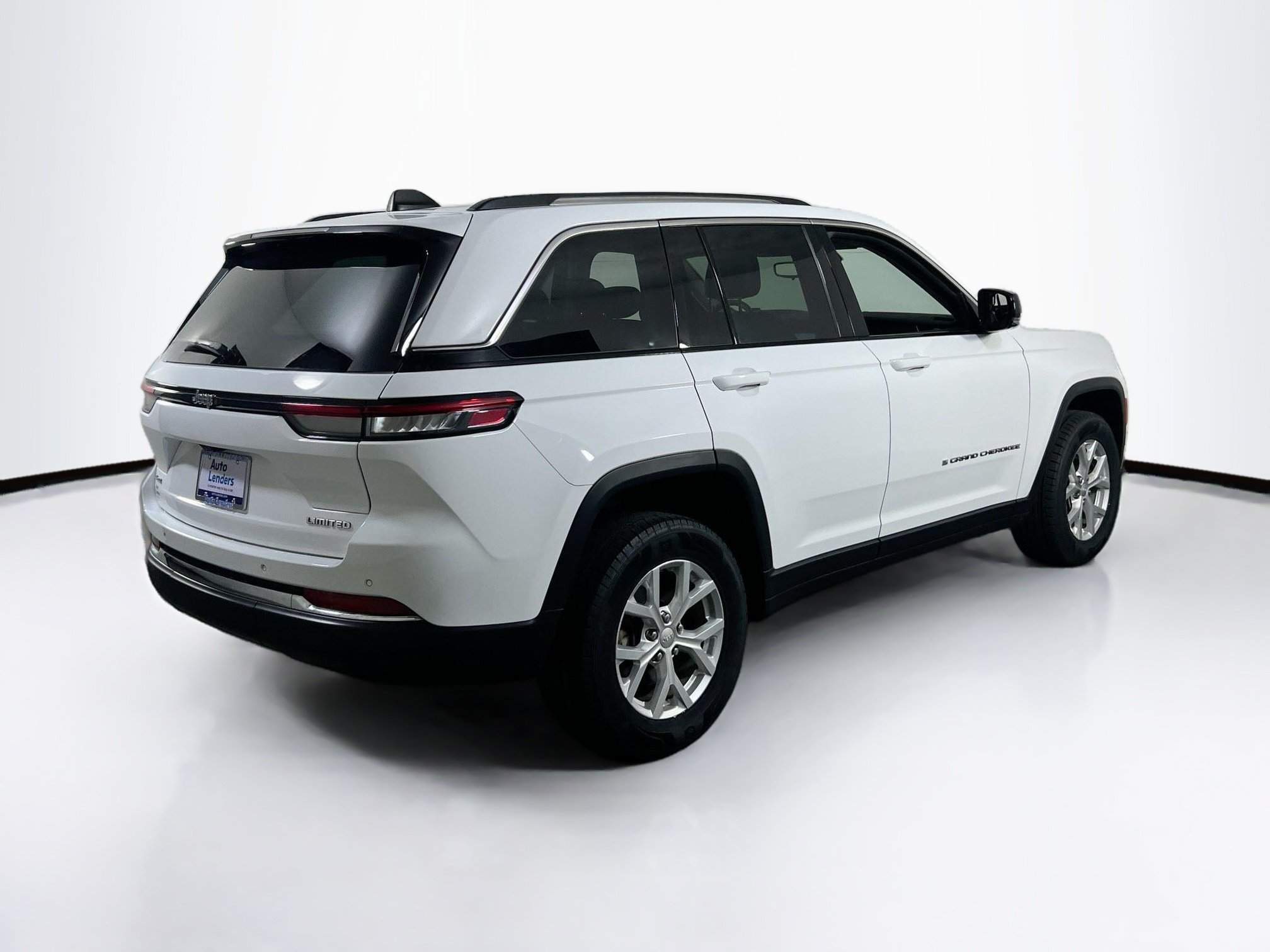 Used 2023 Jeep Grand Cherokee Limited AWD/4WD image 5