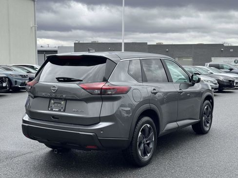 Used 2024 Nissan Rogue SV image 25
