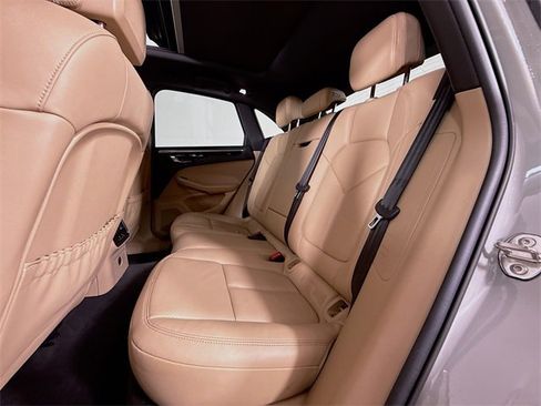 Used 2024 Porsche Macan image 24