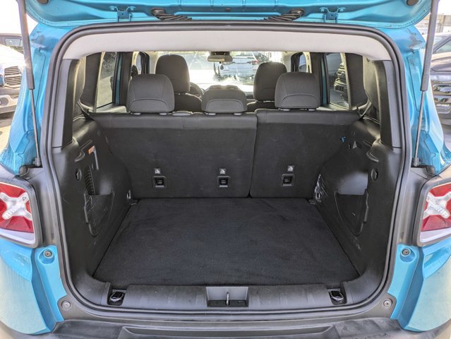 Certified 2021 Jeep Renegade Latitude FWD image 12