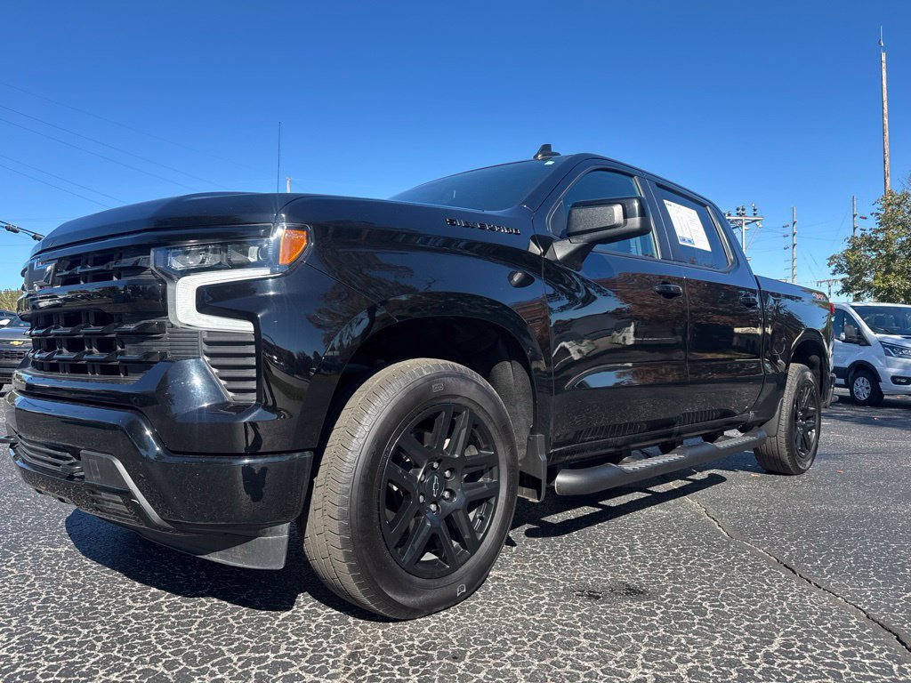 Used 2024 Chevrolet Silverado 1500 RST w/ Rally Edition AWD/4WD image 3