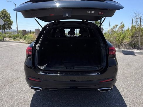 Used 2024 Mercedes-Benz GLC 300 4MATIC image 11