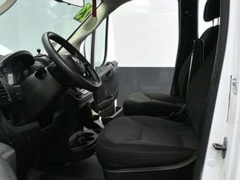 Used 2023 RAM ProMaster 2500 FWD image 9