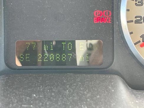 Used 2005 Ford Five Hundred Limited image 37