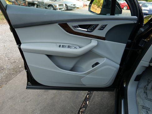 Used 2019 Audi Q7 2.0T Premium w/ Convenience Package image 12