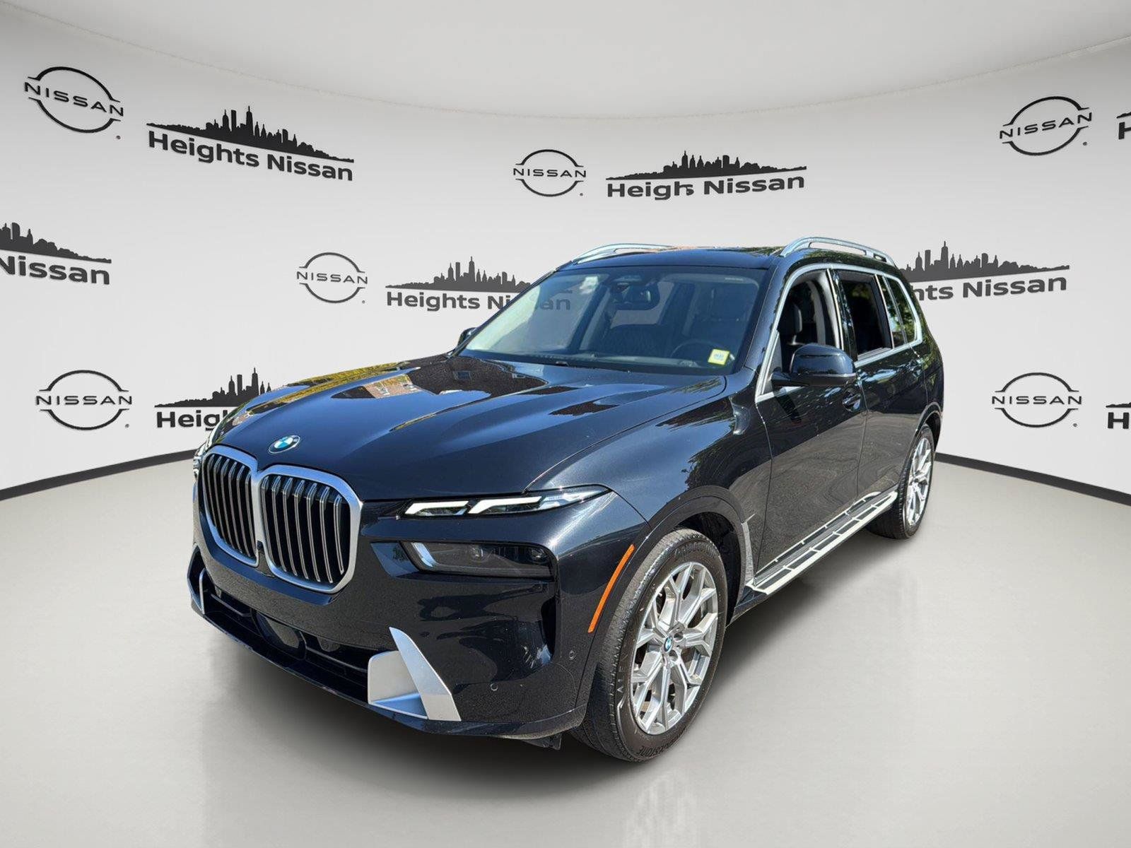 Used 2025 BMW X7 xDrive40i AWD/4WD image 1