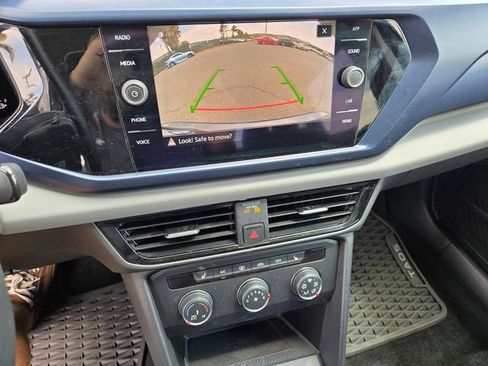 Used 2022 Volkswagen Taos SE FWD image 15