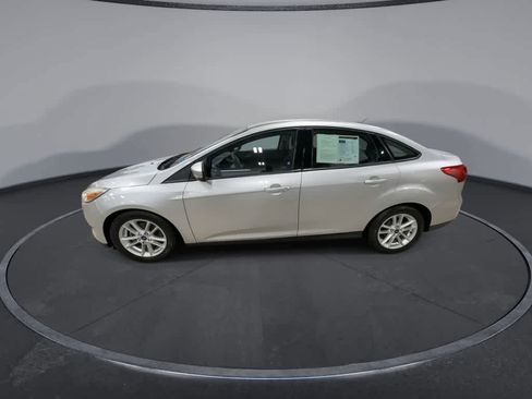 Used 2016 Ford Focus SE w/ SE Power Seat Package FWD image 5