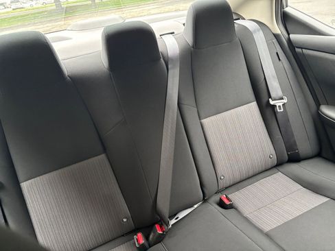 Used 2025 Nissan Sentra SV FWD image 32