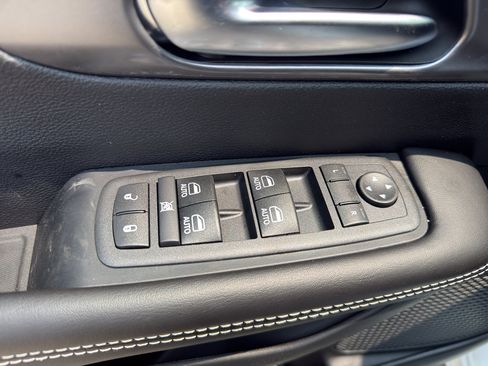 New 2026 Chrysler Pacifica Select w/ S Appearance Package FWD image 12