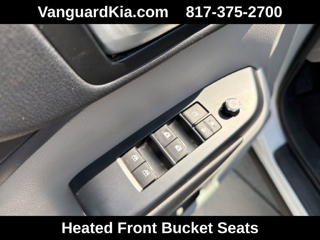 Used 2019 Toyota Highlander XLE FWD image 17