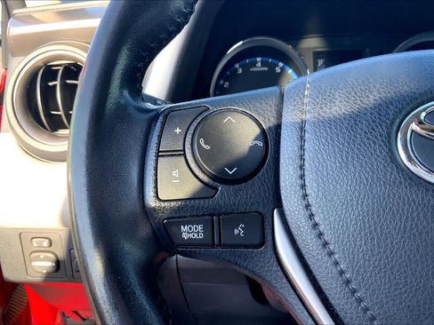 Used 2017 Toyota RAV4 Limited FWD image 23