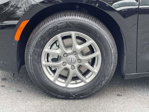 New 2026 Chrysler Pacifica Select image 11