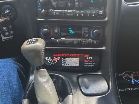 Used 2004 Chevrolet Corvette Coupe w/ Preferred Equipment Group RWD image 14