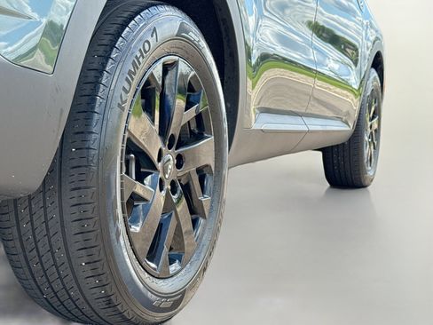 Used 2023 Kia Sorento S w/ Panoramic Sunroof Package AWD/4WD image 9