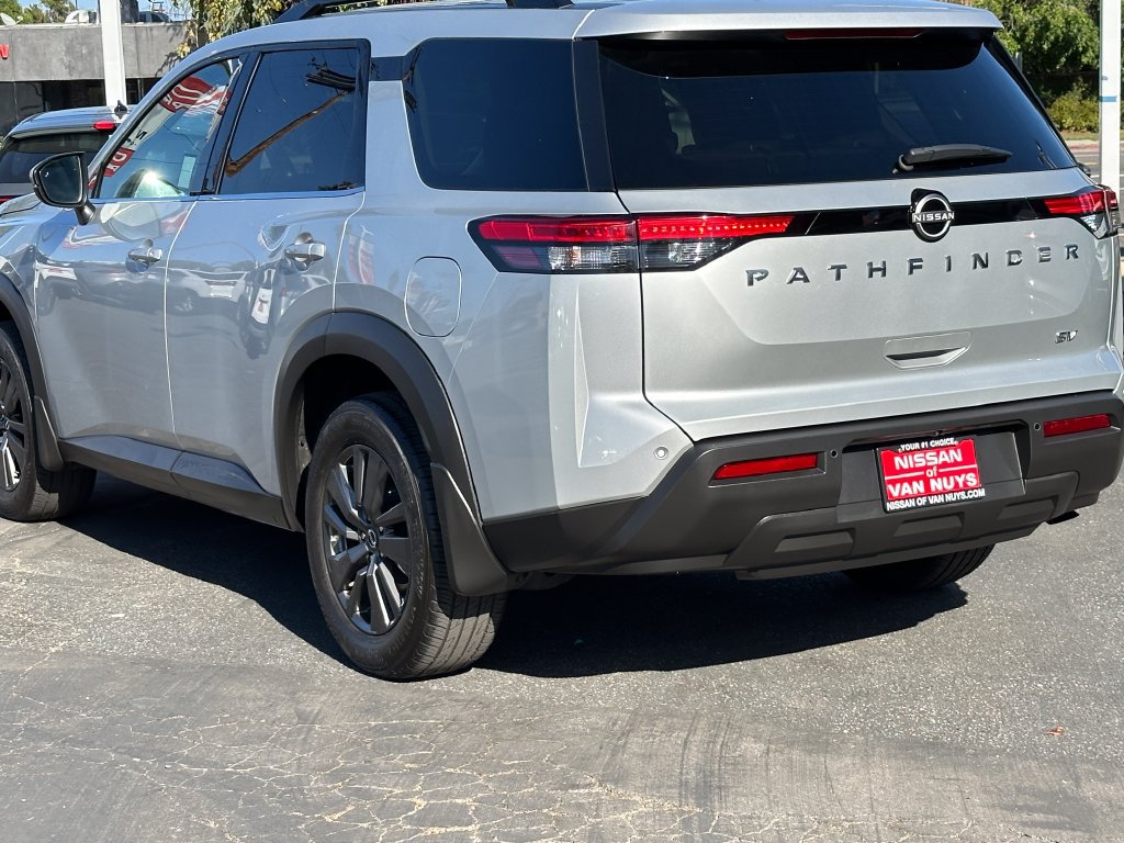 Used 2022 Nissan Pathfinder SV FWD image 5