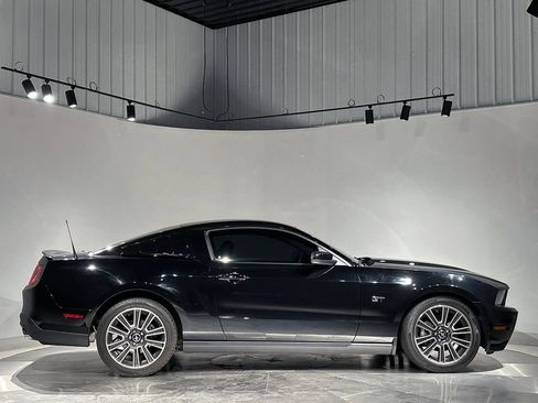 Used 2010 Ford Mustang GT RWD image 5