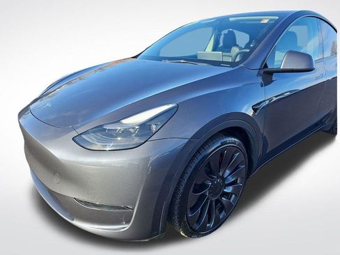 Used 2023 Tesla Model Y Performance image 19