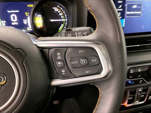 Used 2024 Jeep Wrangler Unlimited Sahara AWD/4WD image 12