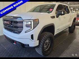 Used 2022 GMC Sierra 1500 AT4 w/ AT4 Premium Package AWD/4WD image 1