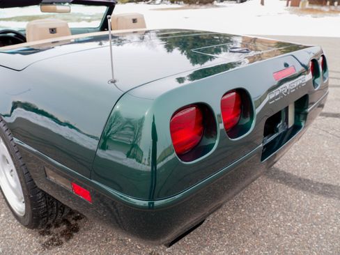 Used 1992 Chevrolet Corvette 2dr Convertible image 20